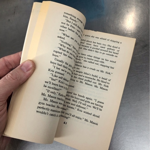 Ghosts of Fear Street: Hide and Shriek paperback book - Picture 3 of 6